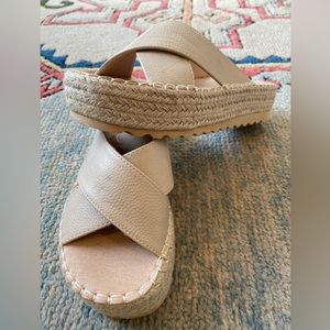Nude leather jute bottom slides. Size 6. Fits snug